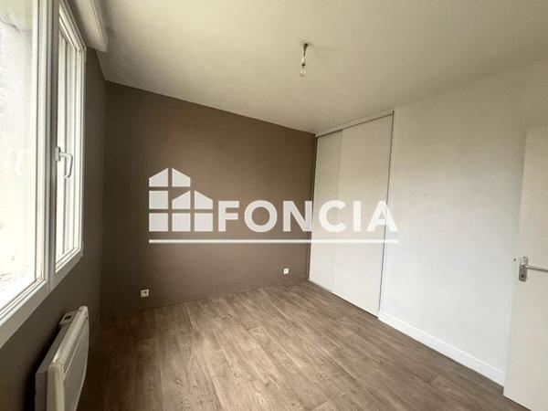 Location Appartement 4 pièces 58.3 m² - 79 A 85 RUE LEDRU ROLLIN Rochefort 17300