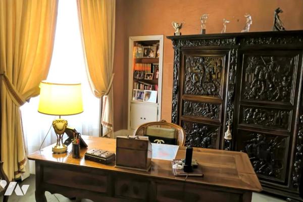 Maison T11 - Sous-sol / Rez-de-jardin - Dépendances - Garage - Terrasses - Jardin. 1 586 m² cadastré