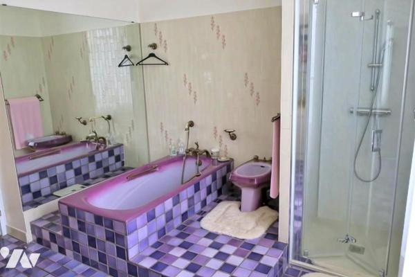 Maison T11 - Sous-sol / Rez-de-jardin - Dépendances - Garage - Terrasses - Jardin. 1 586 m² cadastré