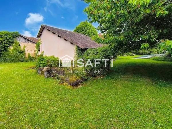 Maison de caractère plus dépendances sur + de 3 ha