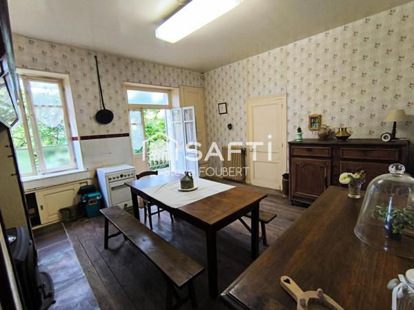 Maison de caractère plus dépendances sur + de 3 ha