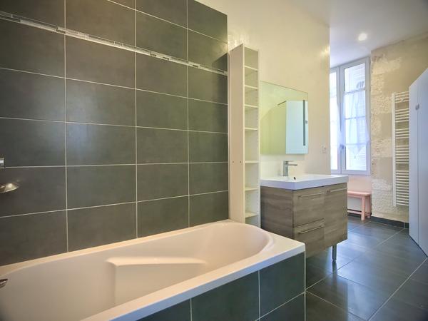 Bel appartement 2 pièces dans le coeur historique de Bourges