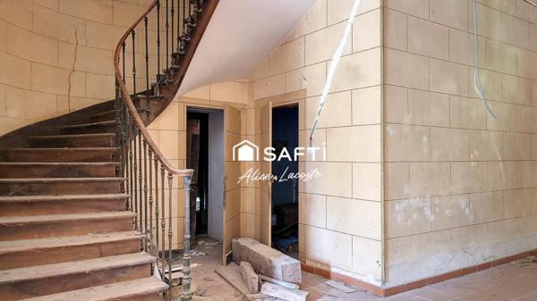 Maison de maître avec dependance en pierre à rénover