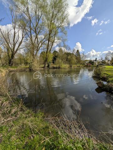 Terrain de 4 442 m²