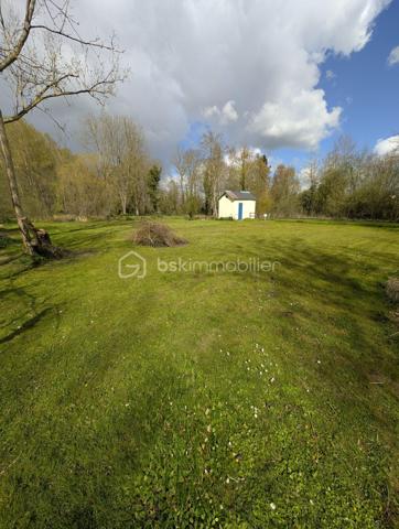 Terrain de 4 442 m²