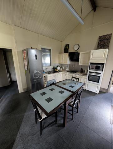 Terrain de 4 442 m²