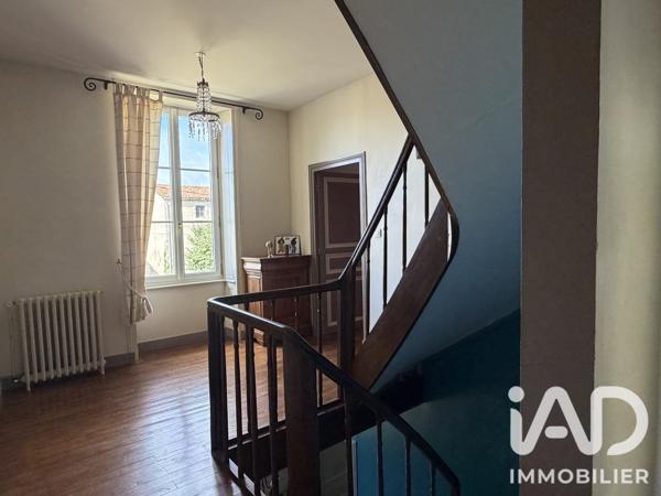 Maison à vendre 9 pièces 240 m² Moncoutant-sur-Sèvre