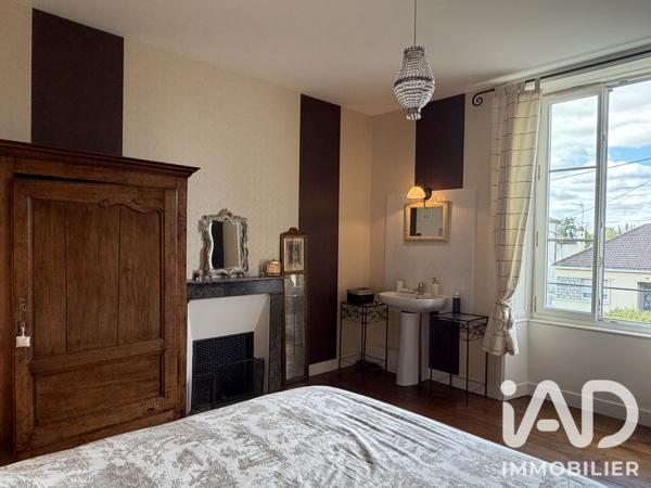 Maison à vendre 9 pièces 240 m² Moncoutant-sur-Sèvre
