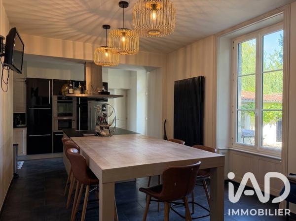 Maison à vendre 9 pièces 240 m² Moncoutant-sur-Sèvre