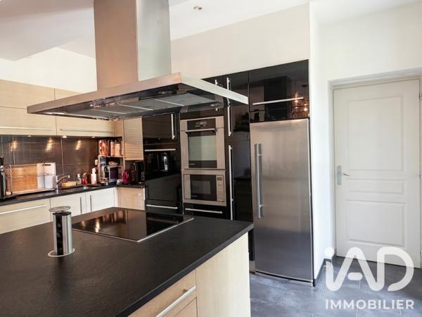 Maison à vendre 9 pièces 240 m² Moncoutant-sur-Sèvre