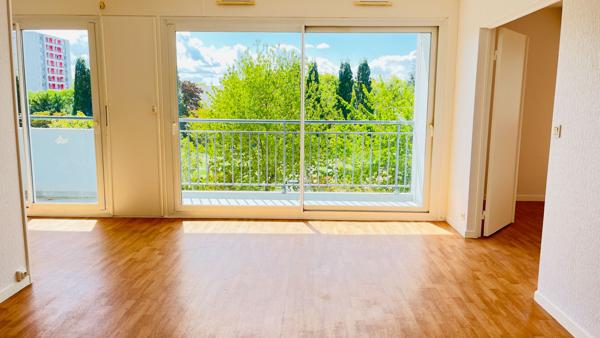 Appartement Angers 4 pièces 79 m2 balcon Place Jean XXIII