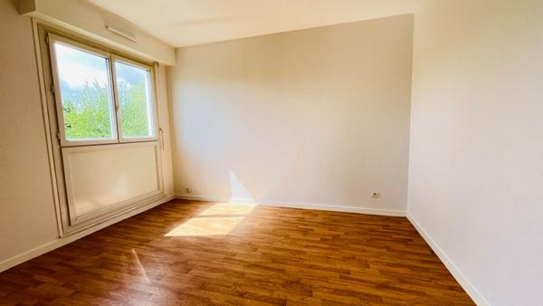 Appartement Angers 4 pièces 79 m2 balcon Place Jean XXIII