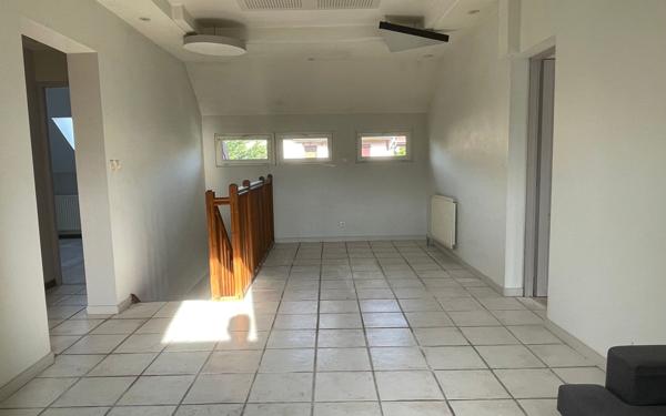 Maison à vendre    5 pièces • 190 m2 Saint-Lothain