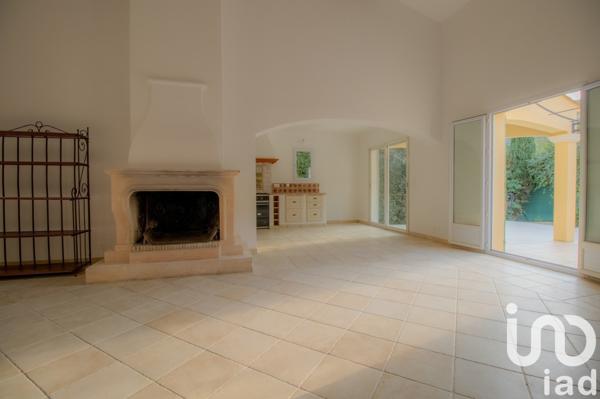 Maison traditionnelle 6 pièces de 170 m² à Contes (06390)