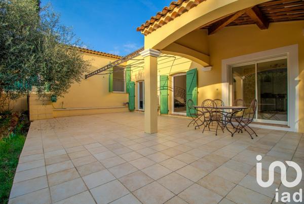 Maison traditionnelle 6 pièces de 170 m² à Contes (06390)