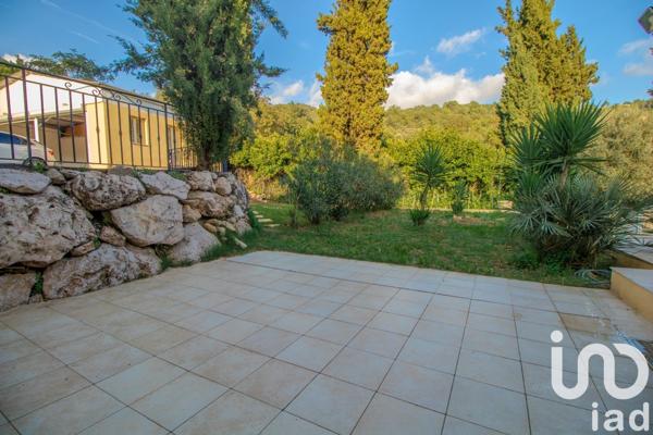 Maison traditionnelle 6 pièces de 170 m² à Contes (06390)