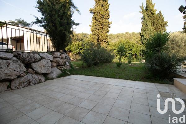 Maison traditionnelle 6 pièces de 170 m² à Contes (06390)