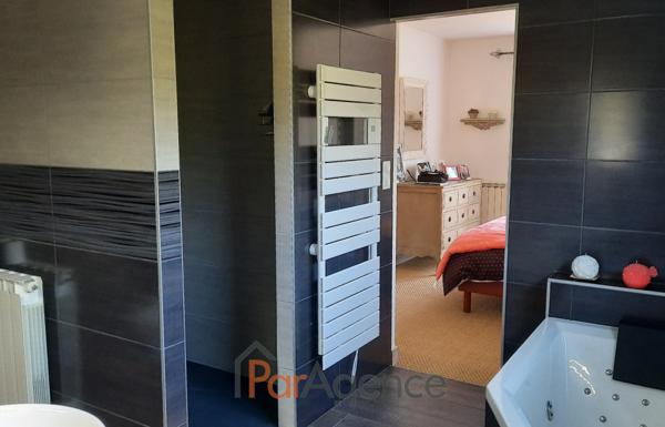 MAISON D'ARCHITECTE - 6 PIECES - 184M2 AVEC PISCINE