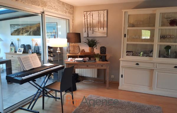 MAISON D'ARCHITECTE - 6 PIECES - 184M2 AVEC PISCINE