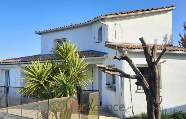 MAISON D'ARCHITECTE - 6 PIECES - 184M2 AVEC PISCINE