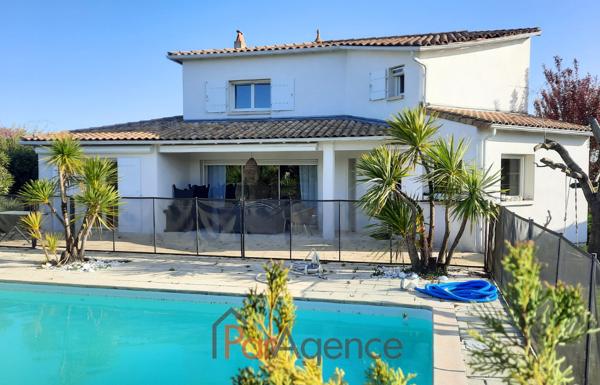 MAISON D'ARCHITECTE - 6 PIECES - 184M2 AVEC PISCINE