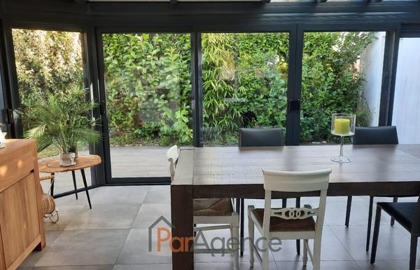 MAISON D'ARCHITECTE - 6 PIECES - 184M2 AVEC PISCINE