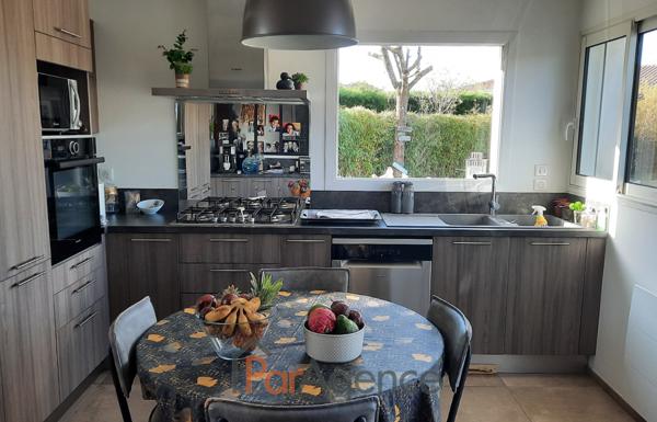 MAISON D'ARCHITECTE - 6 PIECES - 184M2 AVEC PISCINE