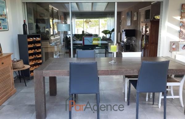 MAISON D'ARCHITECTE - 6 PIECES - 184M2 AVEC PISCINE