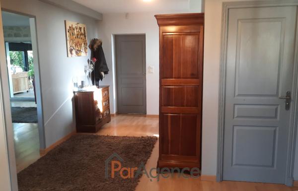 MAISON D'ARCHITECTE - 6 PIECES - 184M2 AVEC PISCINE