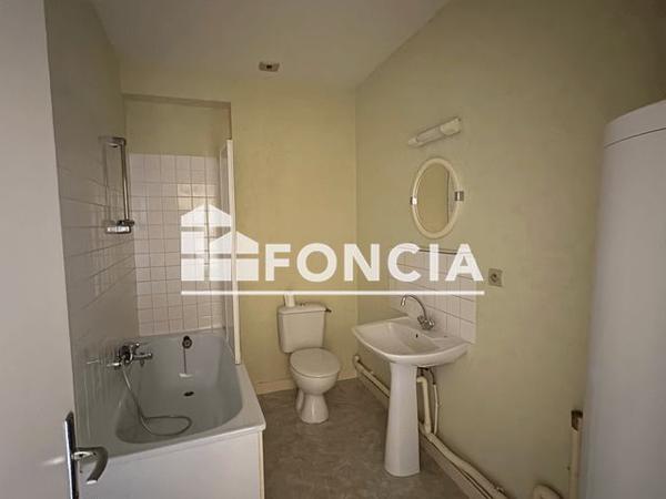 Location Appartement 3 pièces 63.69 m² - 42 RUE DU VIEUX PONT Chalonnes Sur Loire 49290