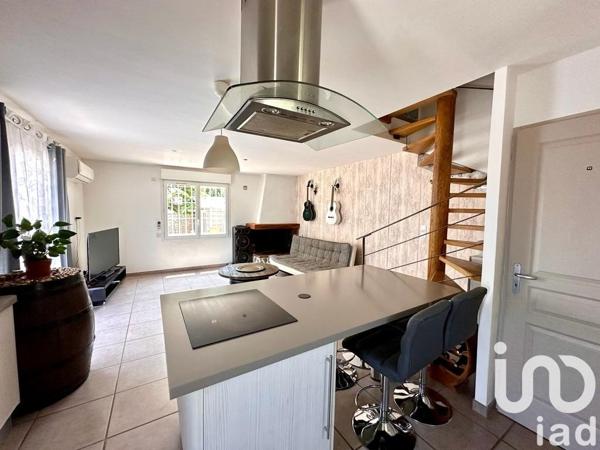 Maison 3 pièces de 65 m² à Générac (30510)