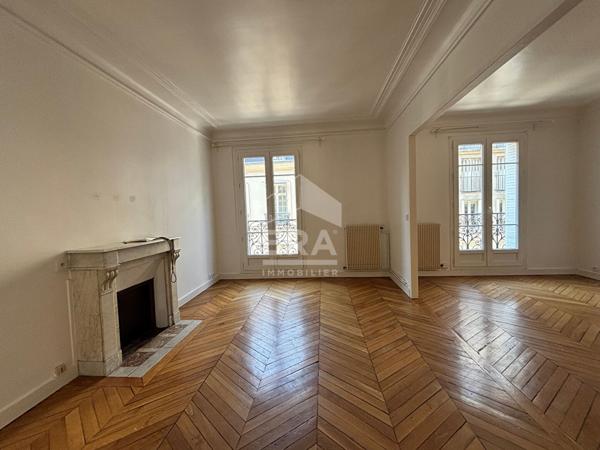 Grand 3 pièces non meublé avec balcon proche Victor Hugo