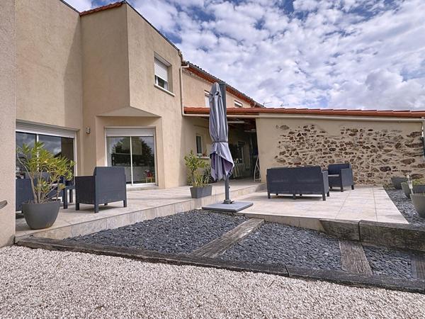 Ensemble immobilier a vendre a Champtoceaux - maison + appartement + studio