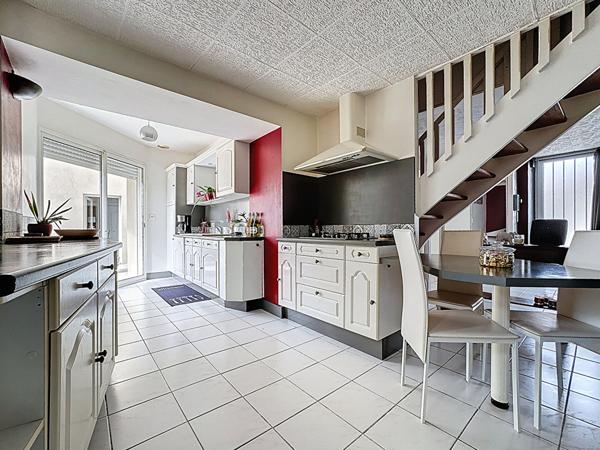 Ensemble immobilier a vendre a Champtoceaux - maison + appartement + studio