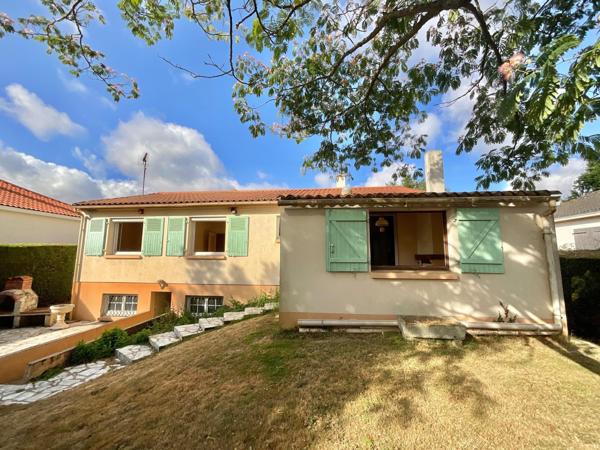 Maison sur sous-sol, 101 m2, 3 chambres, (possibilité 4), garage à Mouilleron le Captif