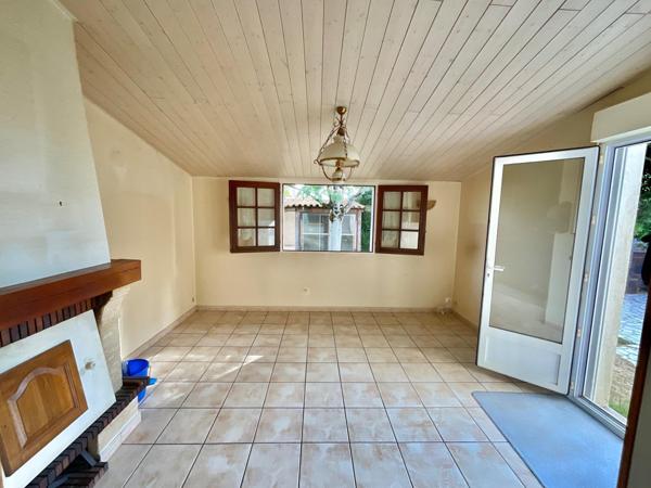 Maison sur sous-sol, 101 m2, 3 chambres, (possibilité 4), garage à Mouilleron le Captif