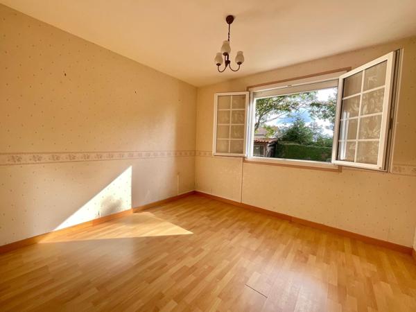 Maison sur sous-sol, 101 m2, 3 chambres, (possibilité 4), garage à Mouilleron le Captif