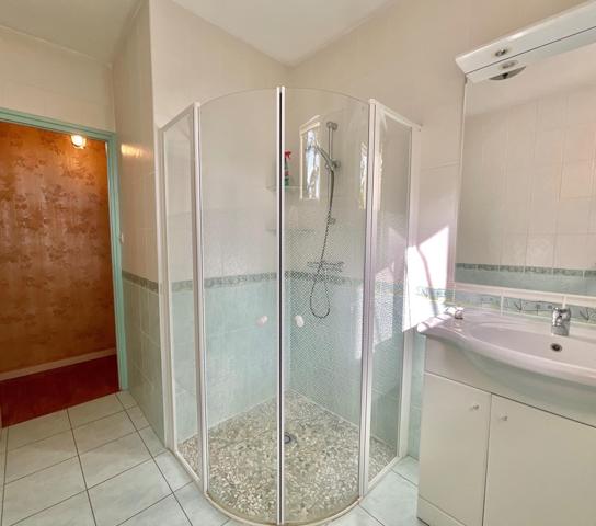 Maison sur sous-sol, 101 m2, 3 chambres, (possibilité 4), garage à Mouilleron le Captif