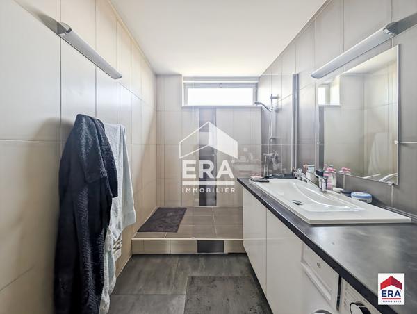 Appartement - 105 m² - Balcons - Garage fermé - Cave - Roubaix Barbieux