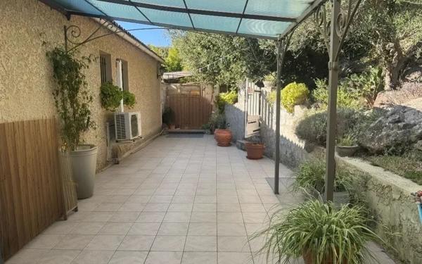 Maison à vendre    5 pièces •  Branoux-les-Taillades