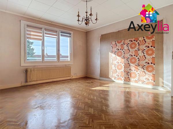 Roanne (42300) A VENDRE - ROANNE - APPARTEMENT T3 À RAFRAÎCHIR AVEC CAVE ET GARAGE