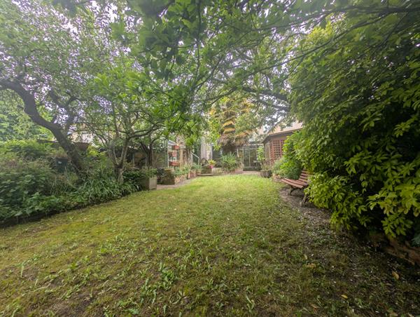 RIVE GAUCHE - Maison individuelle de 5 pièces