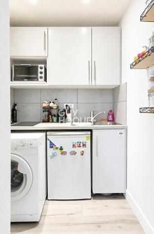 Très beau studio de 30.21 m² - Trinité/Opéra 75009