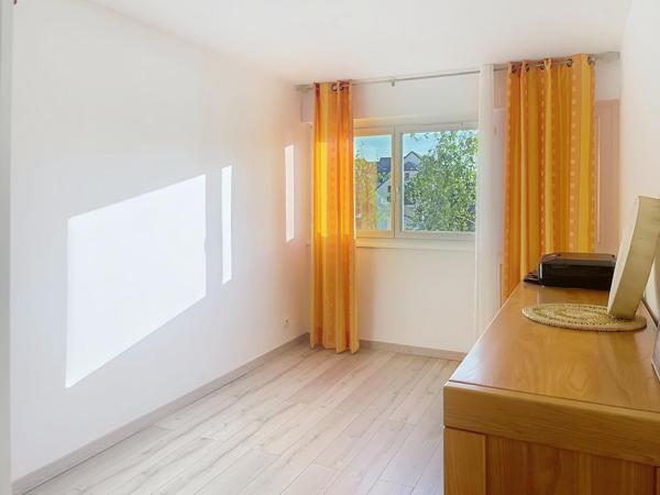 T3 traversant de 70 m2 - VUE SALEVE - 2 PARKING