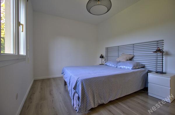 ESTILLAC - Maison lumineuse de plain-pied de 93 m² avec 3 chambres, garage et jardin autour sur un terrain de 800 m² environ