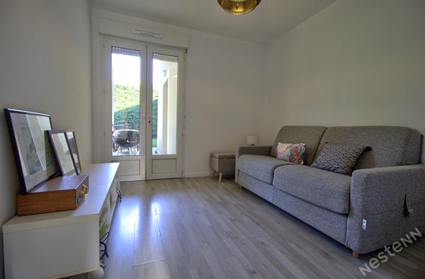 ESTILLAC - Maison lumineuse de plain-pied de 93 m² avec 3 chambres, garage et jardin autour sur un terrain de 800 m² environ