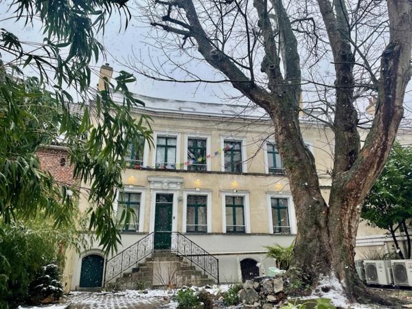 Saint-Omer (62500) Maison bourgeoise de 250 m² au coeur de Saint-Omer.