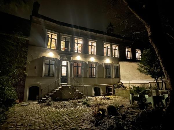 Saint-Omer (62500) Maison bourgeoise de 250 m² au coeur de Saint-Omer.