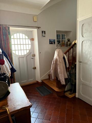 Maison de 115 m2, 3 ch, garage, dependance et terrain.