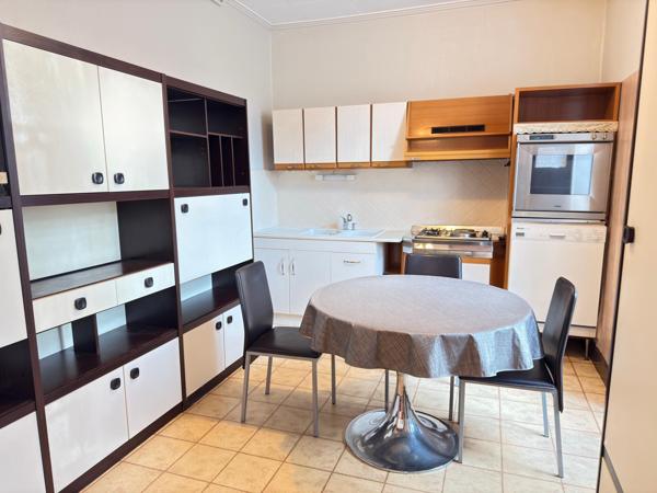 Maison de 115 m2, 3 ch, garage, dependance et terrain.